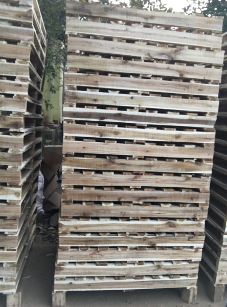 Pallet gỗ